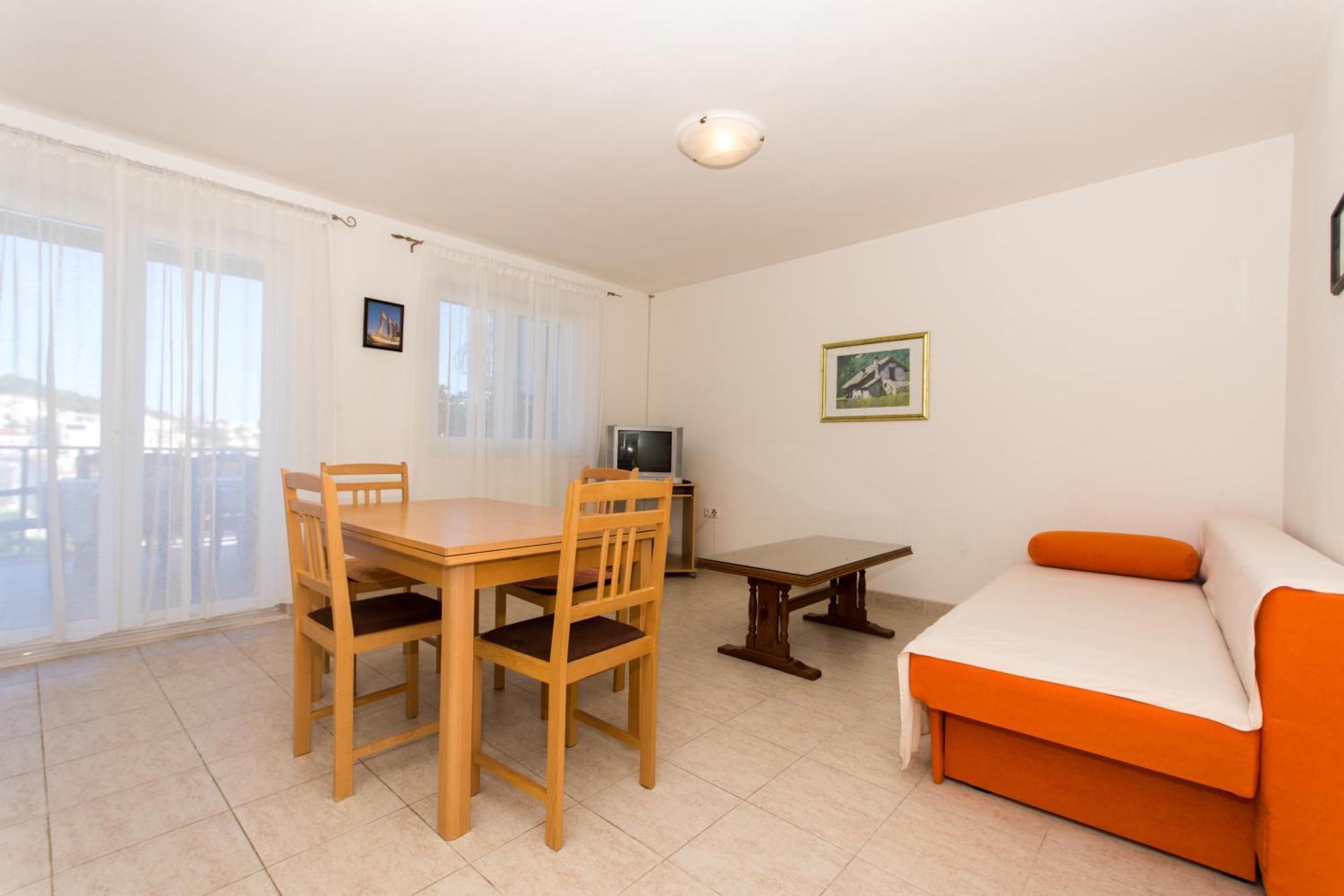 Apartments Marinana Ражань Екстер'єр фото