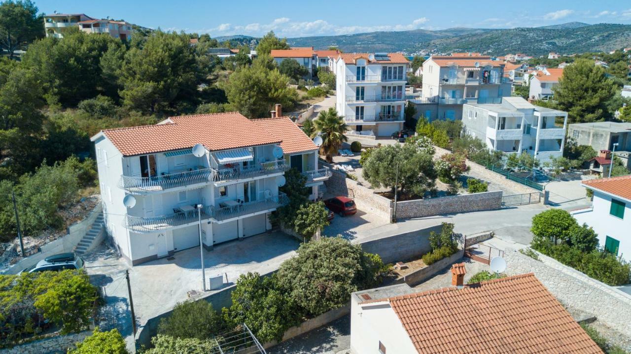 Apartments Marinana Ражань Екстер'єр фото